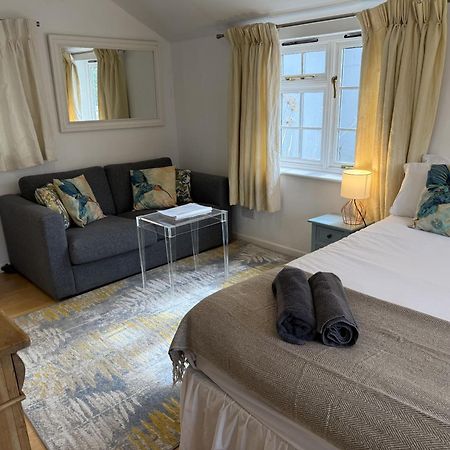 Private Entry Guesthouse Hideaway Hordle 외부 사진