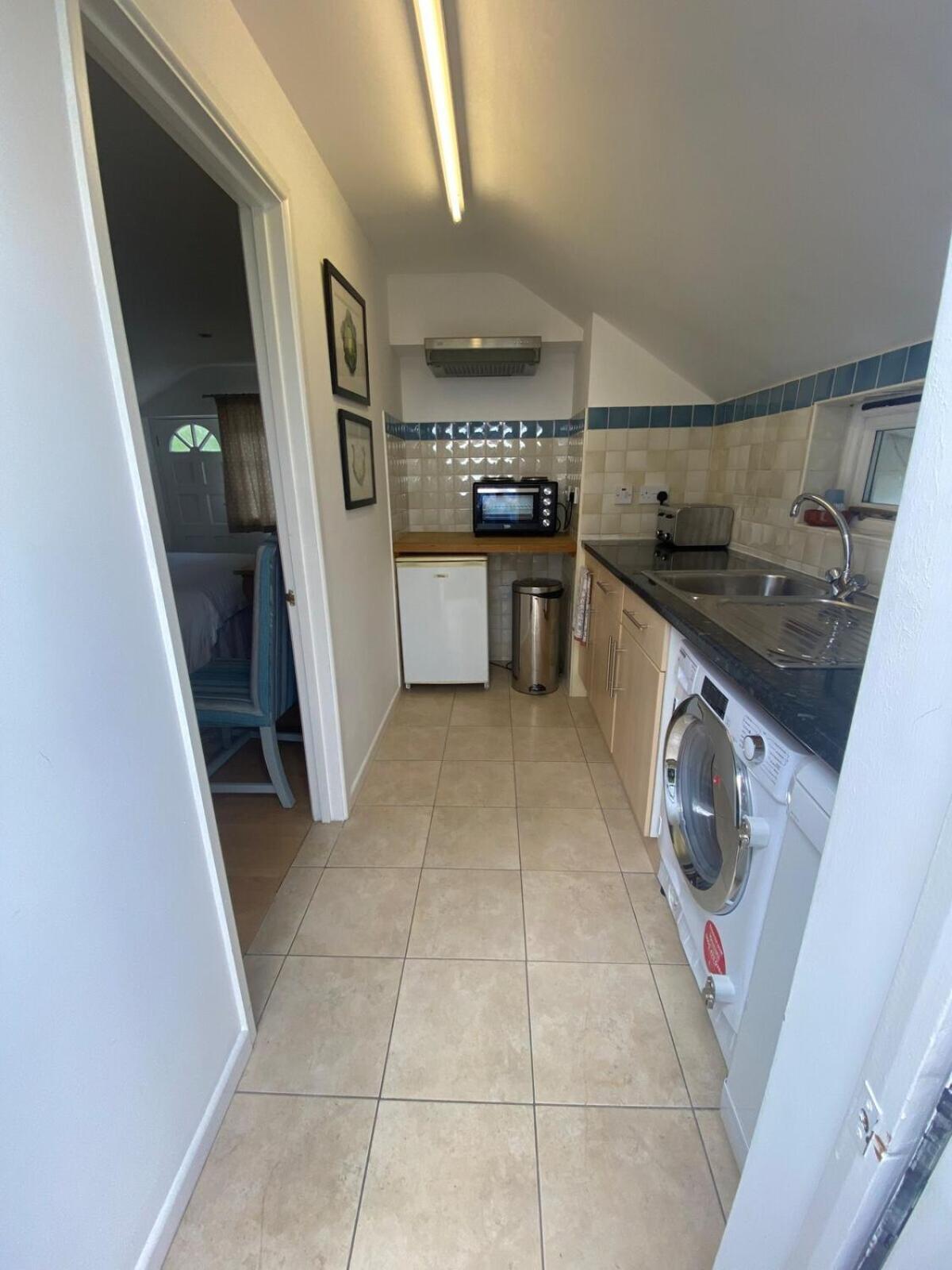 Private Entry Guesthouse Hideaway Hordle 외부 사진