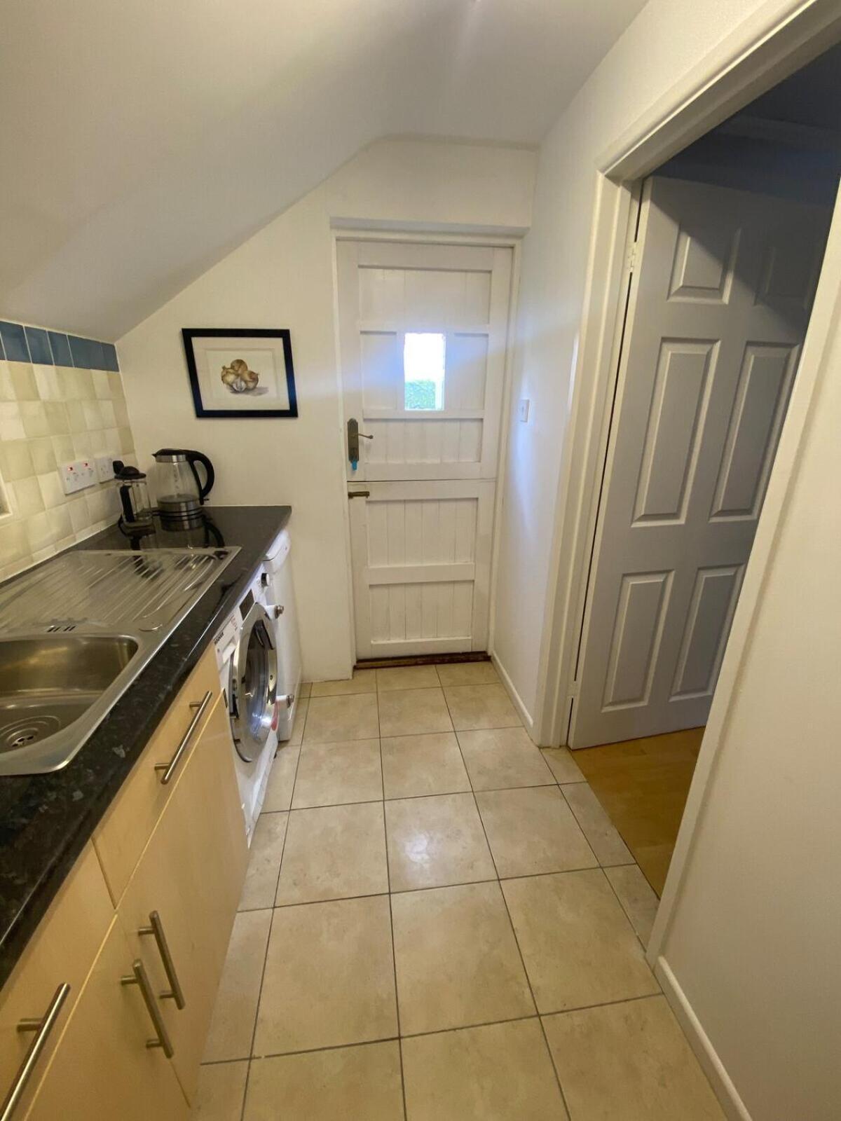 Private Entry Guesthouse Hideaway Hordle 외부 사진