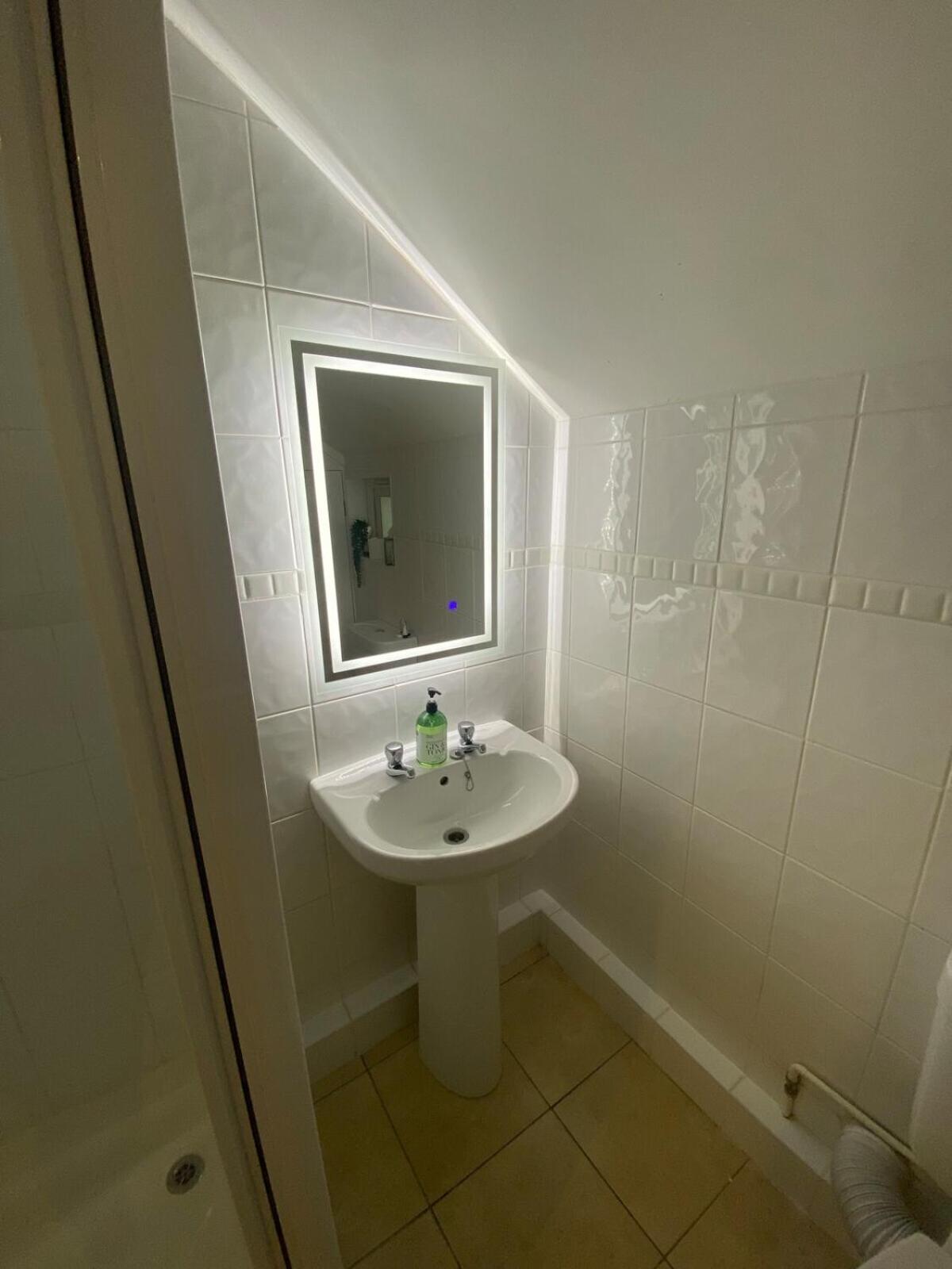 Private Entry Guesthouse Hideaway Hordle 외부 사진
