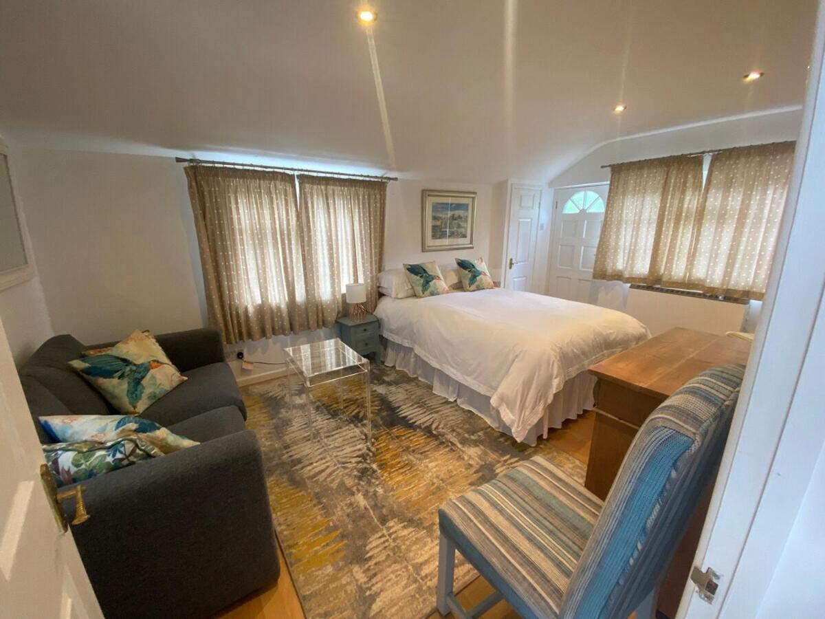 Private Entry Guesthouse Hideaway Hordle 외부 사진
