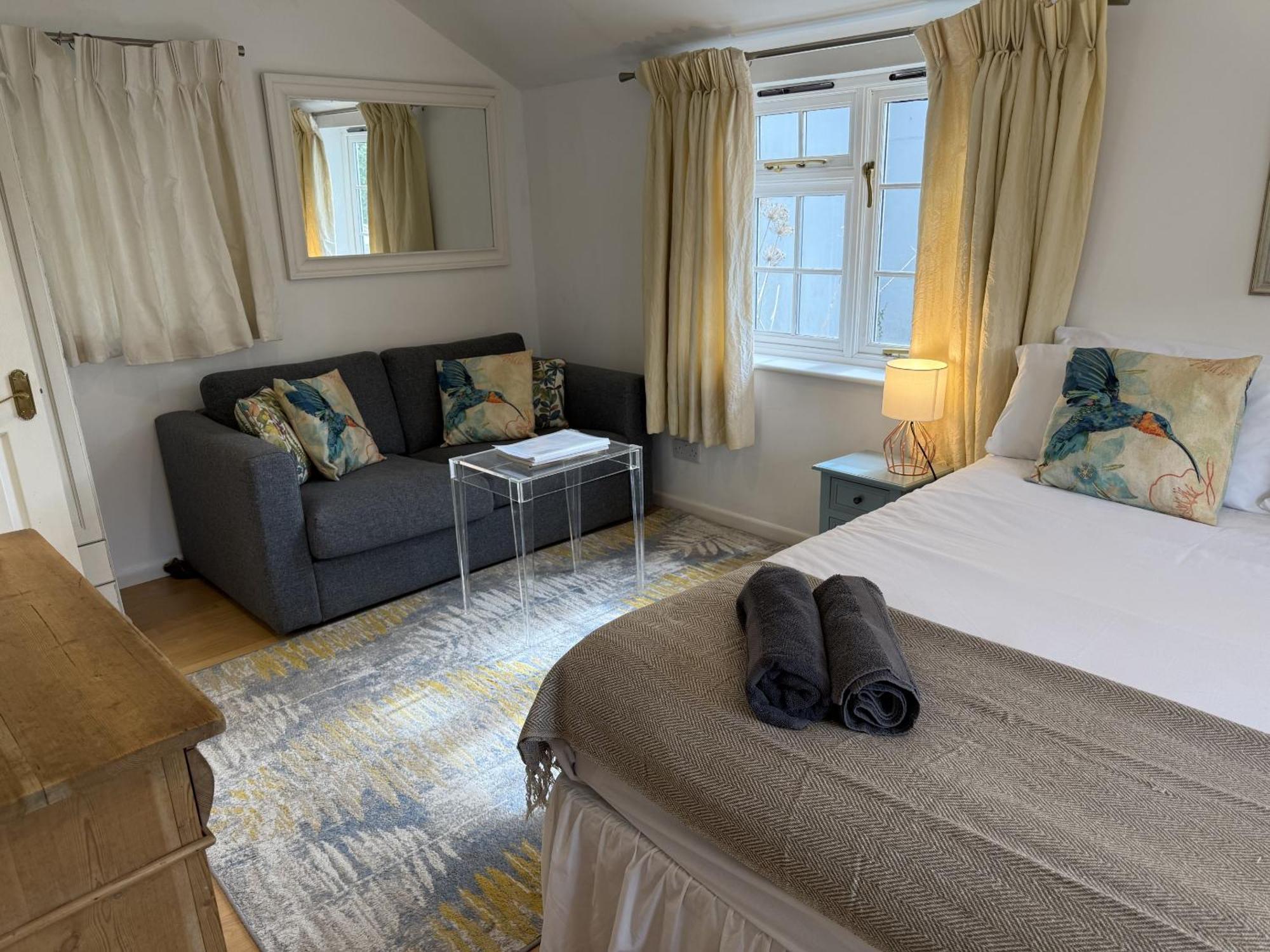 Private Entry Guesthouse Hideaway Hordle 외부 사진